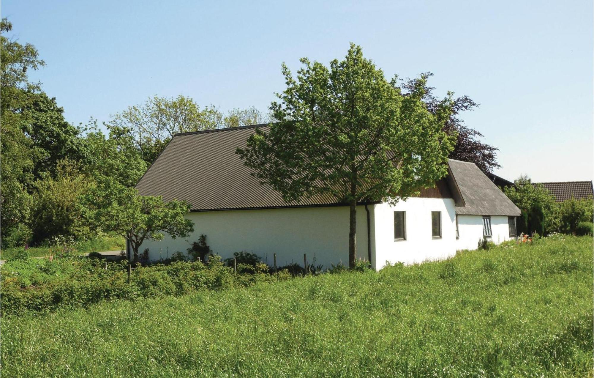 1 Bedroom Cozy Home In Simrishamn Gladsax Bagian luar foto